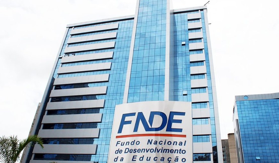 Governo Bolsonaro nomeia assessor de líder do Centrão para presidência do FNDE
