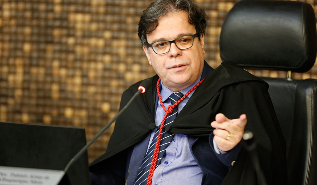 Tutmés Airan assume interinamente Governo de Alagoas nesta quarta (30)