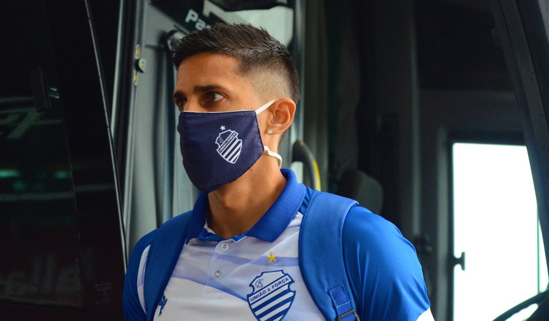 CSA embarca para Belo Horizonte com 20 jogadores