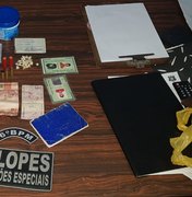 Três pessoas são detidas por porte ilegal de arma e associação ao tráfico em Porto Calvo