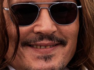 Dentes 'podres' e amarelos de Johnny Depp dão que falar nas redes sociais