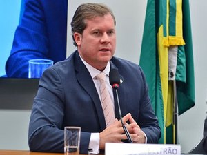Marx Beltrão apóia pagamento de R$ 400 a famílias carentes por meio do Auxílio Brasil