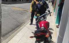 Agentes da SMTT recuperam moto no centro de Maceió