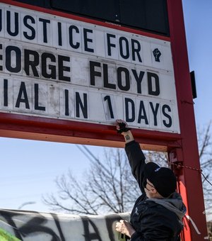 Começa o julgamento de policial acusado da morte de George Floyd