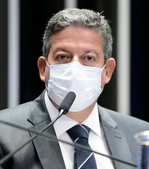 Petrobras hoje causa inconveniente a todo o país, diz Lira