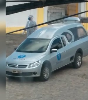 [Vídeo] Idoso com suspeita de coronavírus é sepultado em São Luís do Quitunde