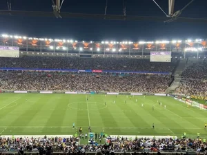 Torcedores do Vasco provocam o Flamengo após vitória: 'Sua hora vai chegar'