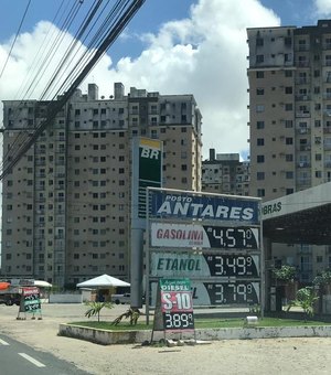 Gasolina tem nova alta e litro chega a R$ 4,60 em Maceió