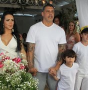 Fabiana e Alexandre Frota se casam em Ilhabela, no litoral de São Paulo