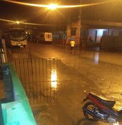 [Vídeo] Chuvas deixam pessoas em área de risco desalojadas em Jacuípe