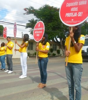 Projeto de acadêmicos conscientiza motoristas em Arapiraca