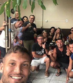 Militar indicado para Saúde postou foto em festa durante quarentena