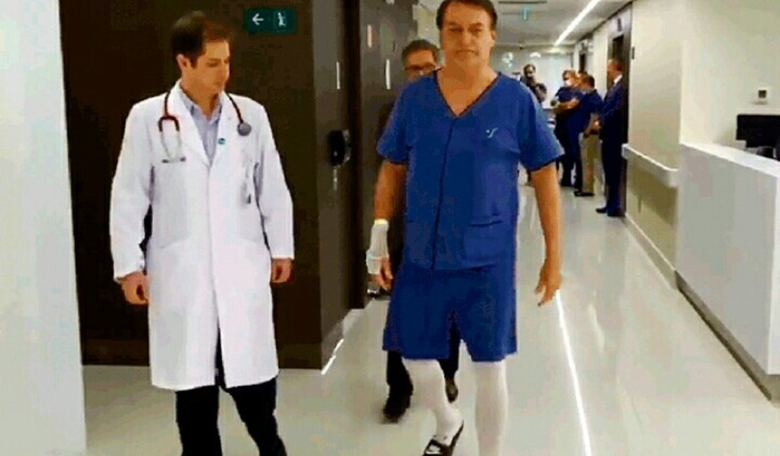 Bolsonaro deixa hospital em São Paulo e volta para Brasília