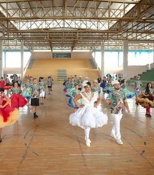 [Vídeo] Sem patrocínio, Tradição Junina promove campanha para custear figurinos e cenário em Arapiraca