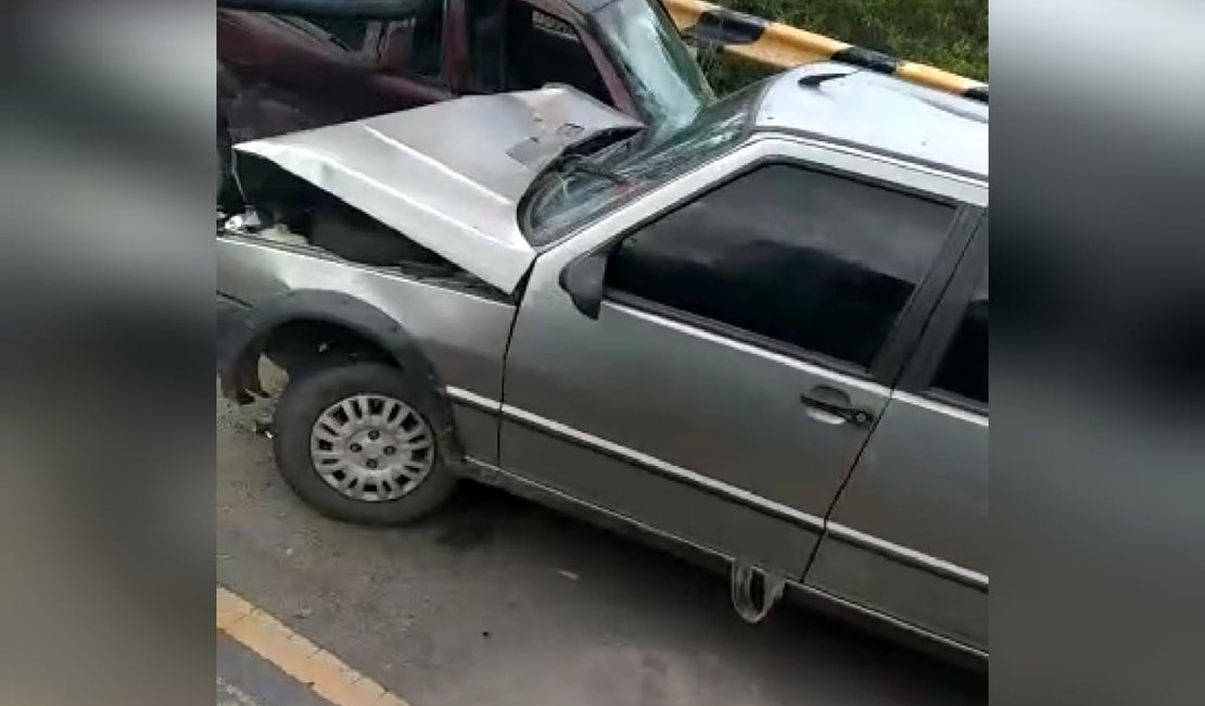 [Vídeo] Acidente de trânsito deixa feridos na rodovia AL 101 Norte
