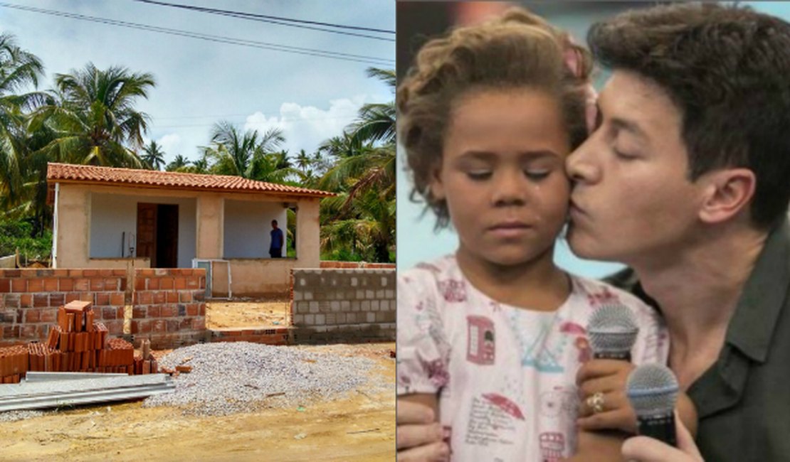 Record marca entrega da polêmica casa para pernambucana que salvou livros de enchente