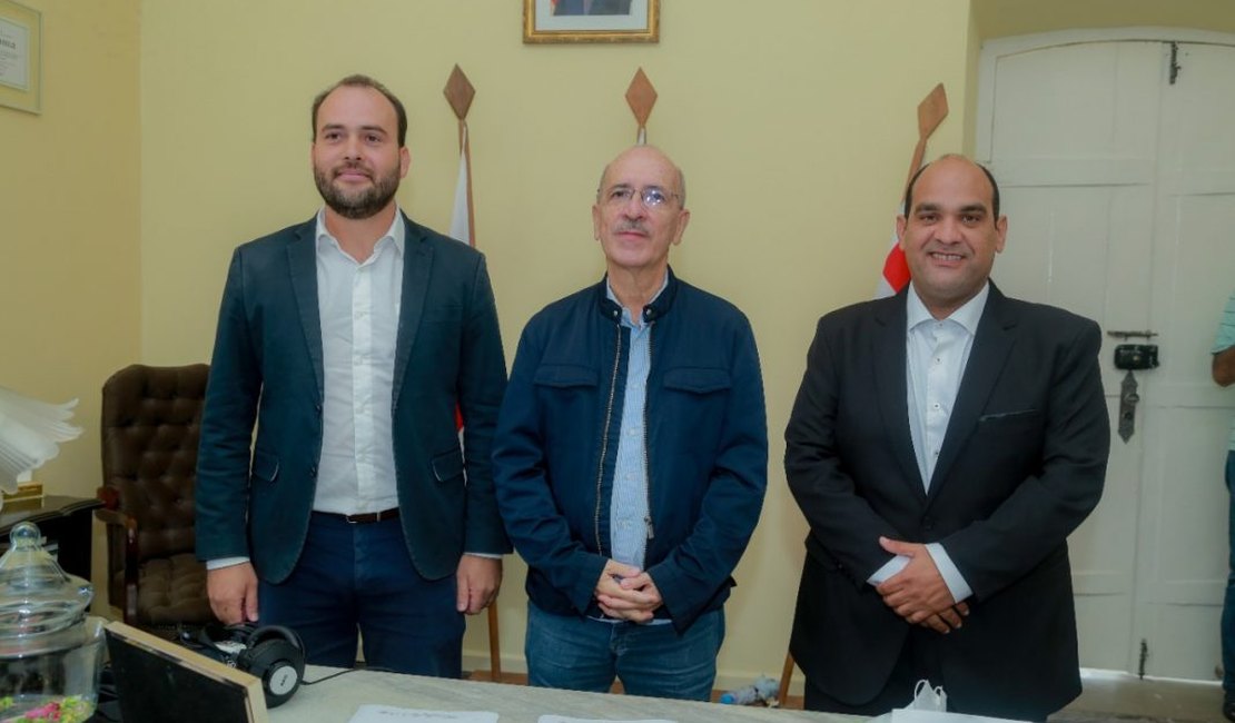 Prefeito Ronaldo Lopes empossa os novos gestores de pastas importantes na Prefeitura de Penedo