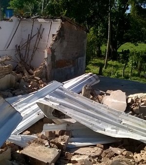 Prefeitura derruba casas sem notificar famílias em Rio Largo; caso foi denunciado