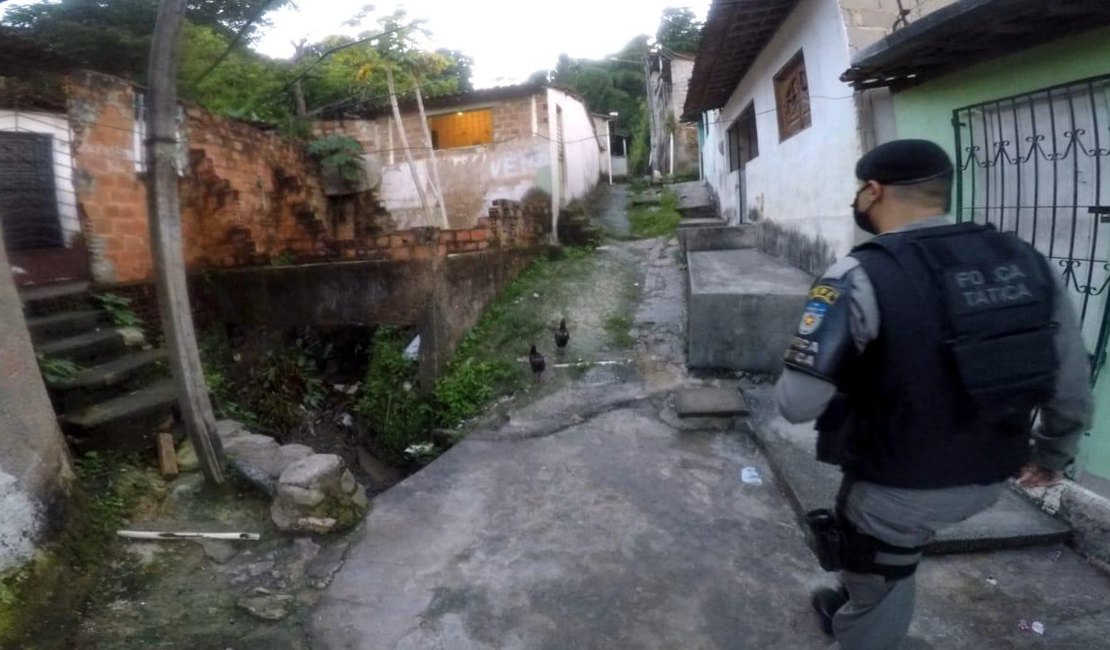 Operação policial mira traficantes e homicidas em Maceió