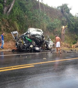 Aumenta o número de mortos em acidente envolvendo van e caçamba na BR-104