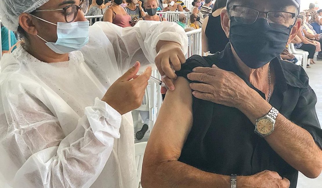 Prefeitura de Maceió define hoje próxima faixa etária para vacinação contra Covid-19