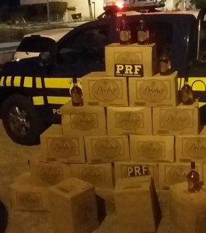 PRF aprende 300 garrafas de bebida falsificada
