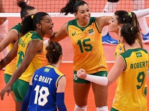 Seleção brasileira de vôlei derrota República Dominicana em jogo de cinco sets
