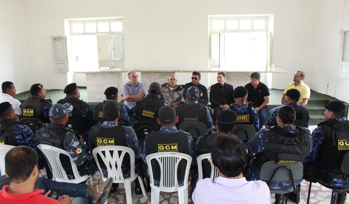 Prefeito de Porto Calvo se reúne com integrantes da Segurança Pública
