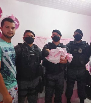 [Vídeo] Policiais do 3º BPM salvam  bebê engasgado com leite materno