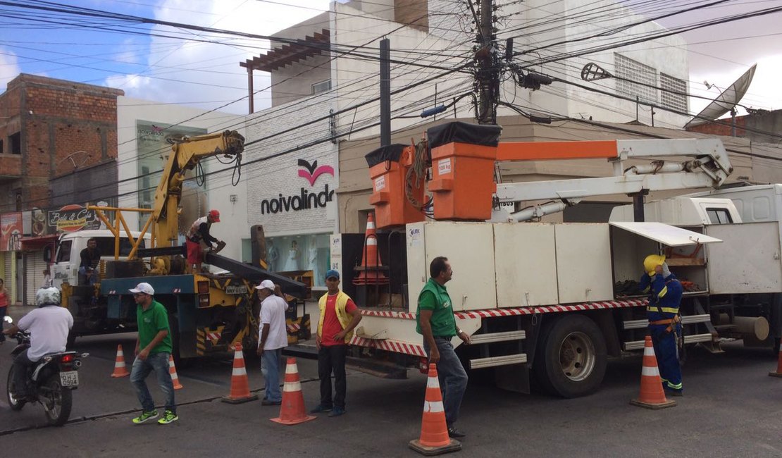 Prefeitura instala novo semáforo e sinalização já está funcionando no Centro de Arapiraca