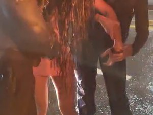 [Vídeo] Mulher é presa após colidir BMW em carros e poste na Jatiúca