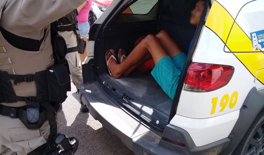 Casal é preso em flagrante acusado de assalto, em Arapiraca