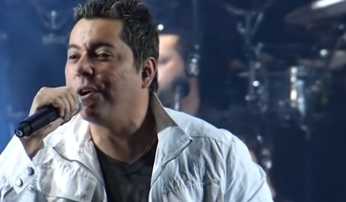 Morre o cantor e compositor Louro Santos após batalha contra a covid-19