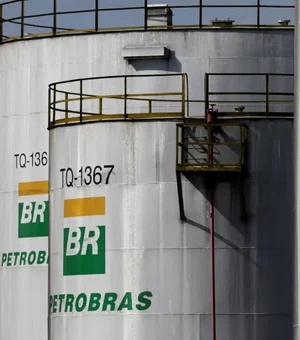 Petrobras reduz gasolina em 3,9% e diesel em 1,9% antes de volta de impostos sobre combustíveis