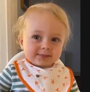 [Vídeo] Não vê TV nem celular': a menina de 2 anos que fala palavras difíceis