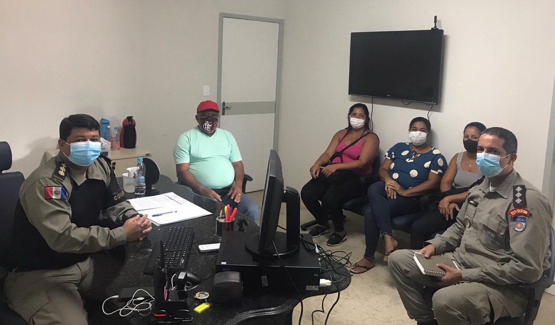 11º BPM reuniu-se com representantes dos comerciantes da Prainha de Penedo para discutir estratégias de melhorias na segurança local