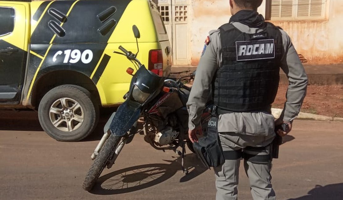 Motociclista tenta fugir de abordagem e acaba preso por receptação em Arapiraca