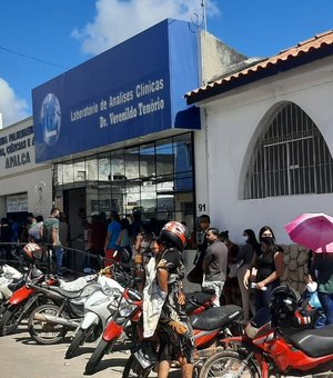 Pagamento do Auxílio Brasil gera filas em casas lotéricas e agência da Caixa em Palmeira nesta quarta (10)