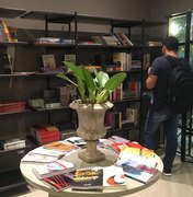 Uneal inaugura a EdUneal Livraria Café