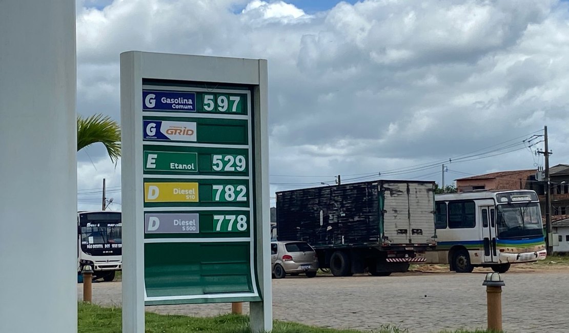 Preço do litro da gasolina comum em Porto Calvo está acima do cobrado em Maceió