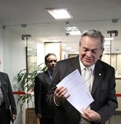 Rui Palmeira conversa com Ronaldo Lessa que pode sair candidato a governador