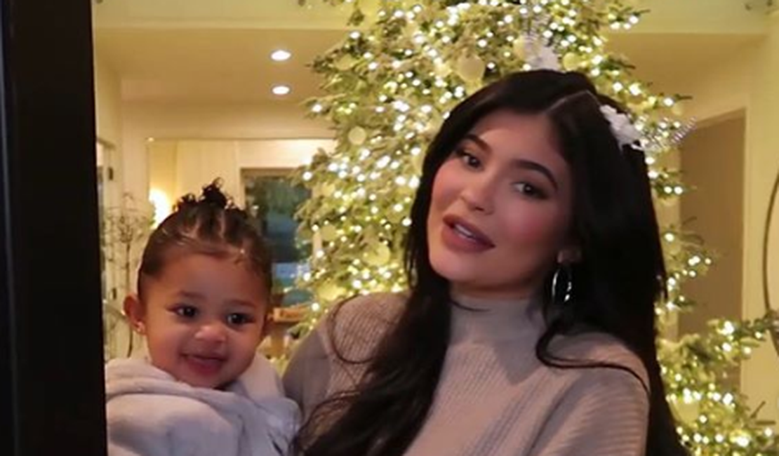 Filha da Kylie Jenner de 2 anos ganha 'casa' de presente de Natal