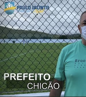 Prefeito Chicão entrega reforma de campo de futebol à população de Paulo Jacinto
