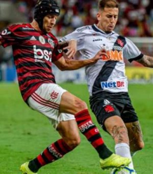 Em clássico de 8 gols, Flamengo empata com Vasco e adia chance de título