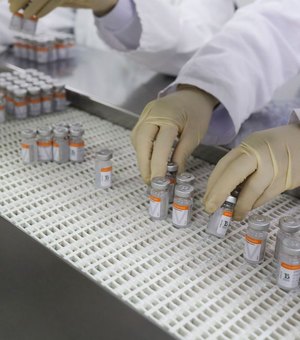 Butantan recebe 2 milhões de doses prontas da vacina CoronaVac