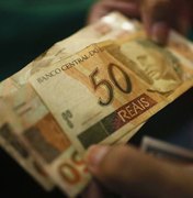 Trabalhadores de hospital de Arapiraca cobram pagamento de salário de dezembro