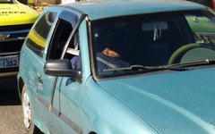 Homem é morto a tiros dentro de veículo, em Arapiraca