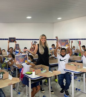 Prefeitura de Atalaia inicia entrega dos kits escolares para quase 10 mil alunos