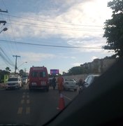 Duas pessoas ficam feridas em atropelamento por moto em Maceió