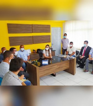 Prefeitura e Casal discutem melhorias no abastecimento de água em São Luís do Quitunde
